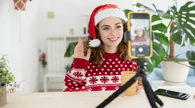 How to Make a Happy Christmas Promotional Video Online